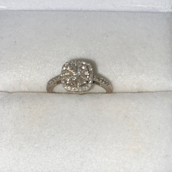 Zales Jewelry - Zales Silver and Diamond Ring